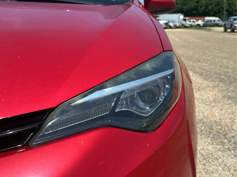Used 2018 Toyota Corolla LE image 9
