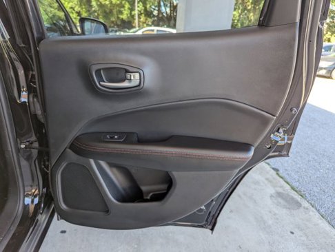 Used 2021 Jeep Compass Trailhawk image 32