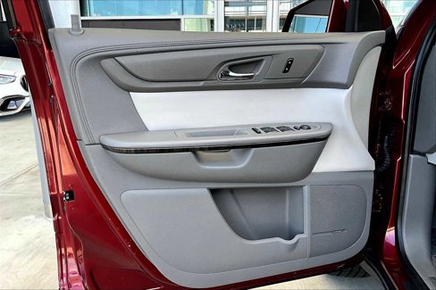 Used 2015 GMC Acadia SLT image 17