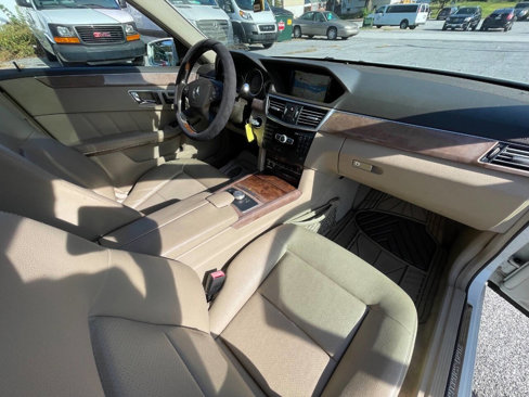Used 2011 Mercedes-Benz E 350 4MATIC Sedan image 26