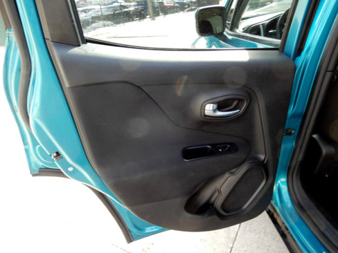 Used 2021 Jeep Renegade Latitude image 18