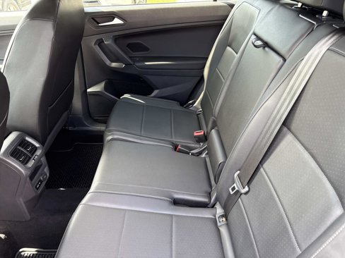 Used 2019 Volkswagen Tiguan SEL Premium R-Line w/ 3rd Row Seat Package image 30