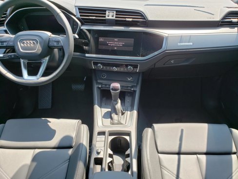 New 2025 Audi Q3 2.0T Premium image 9