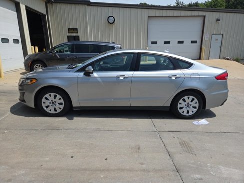 Used 2020 Ford Fusion S image 4