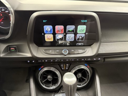 Used 2018 Chevrolet Camaro LT image 14