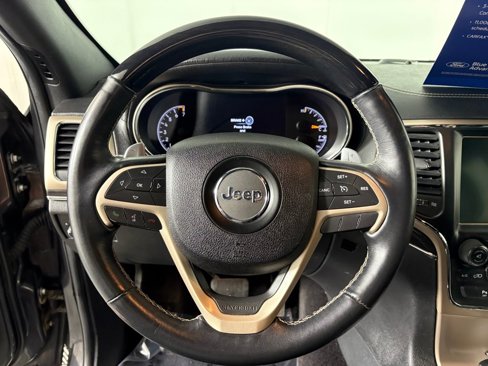 Used 2017 Jeep Grand Cherokee Overland image 16