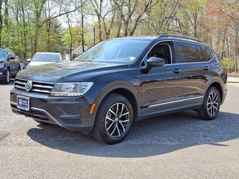 Certified 2021 Volkswagen Tiguan SE image 5