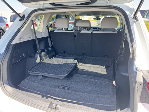 Certified 2024 Volkswagen Tiguan S image 37