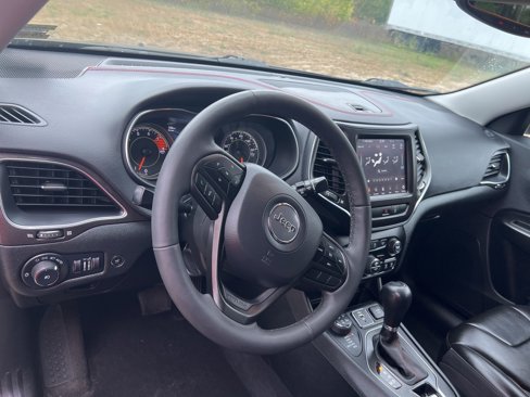 Used 2022 Jeep Cherokee Trailhawk w/ Sound & Nav Group image 18