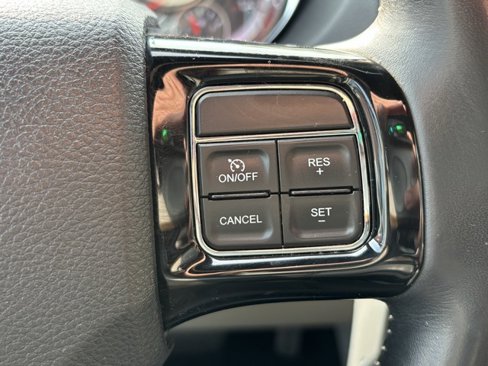 Used 2019 Dodge Grand Caravan SXT image 25