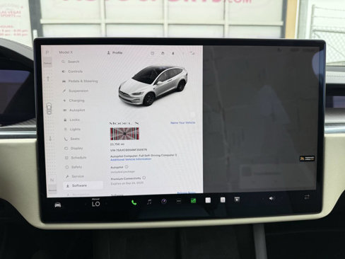 Used 2022 Tesla Model X Plaid image 14