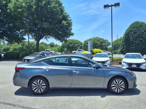 Used 2023 Nissan Altima 2.5 SV image 5