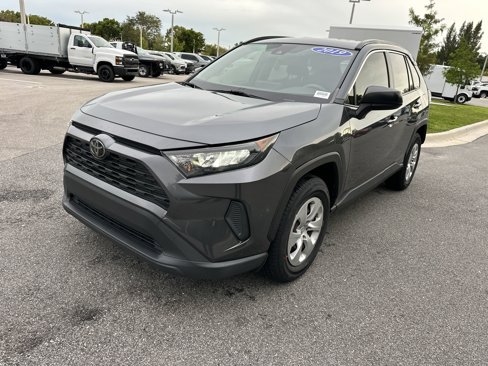 Used 2019 Toyota RAV4 LE image 6