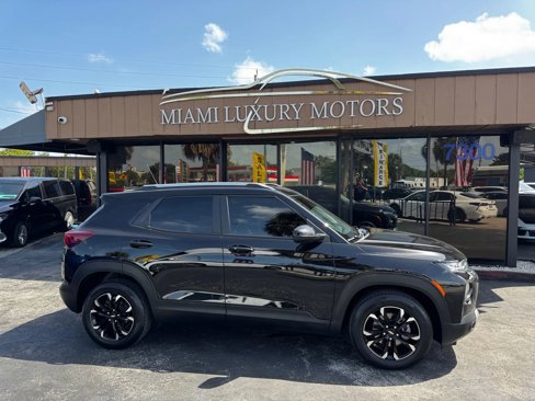 Used 2023 Chevrolet TrailBlazer LT w/ Convenience Package image 2