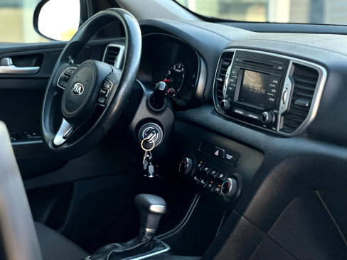 Used 2019 Kia Sportage LX image 12