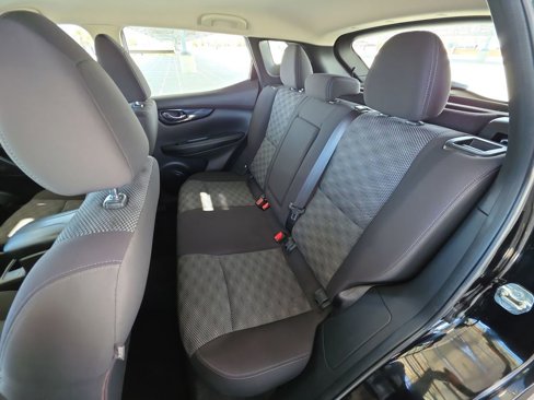 Used 2018 Nissan Rogue Sport SV image 24