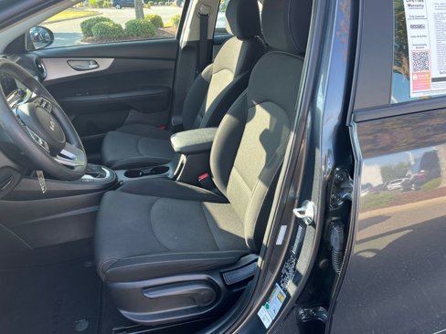Used 2023 Kia Forte LXS image 12
