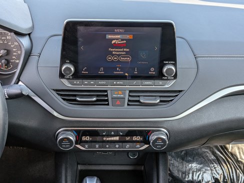 Used 2019 Nissan Altima 2.5 SV image 3