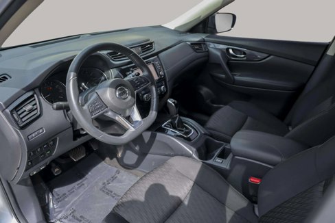 Used 2017 Nissan Rogue SV w/ SV Premium Package image 14