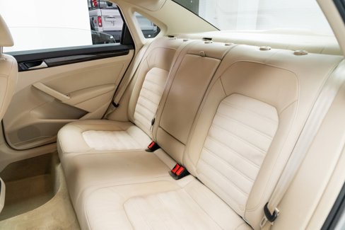 Used 2014 Volkswagen Passat TDI SEL Premium image 20