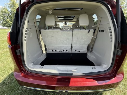 Used 2020 Chrysler Pacifica Limited image 11