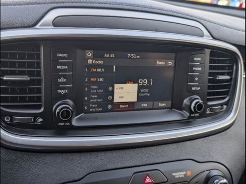 Used 2019 Kia Sorento L image 7