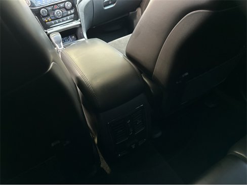 Used 2019 Jeep Grand Cherokee Altitude image 22