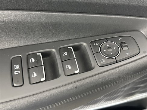 Used 2020 Hyundai Santa Fe SEL w/ Convenience Package image 17