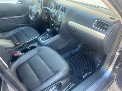 Used 2011 Volkswagen Jetta TDI image 14