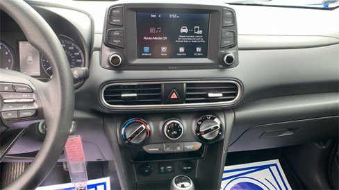 Used 2021 Hyundai Kona SE image 14