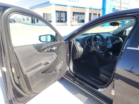 Used 2023 Chevrolet Malibu LT image 16