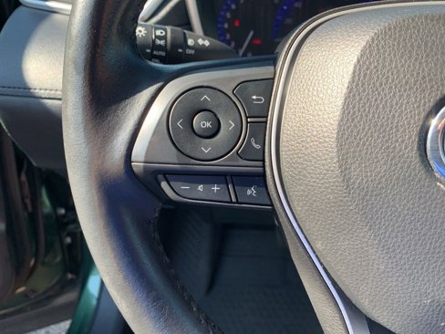 Used 2022 Toyota Corolla Cross XLE image 28