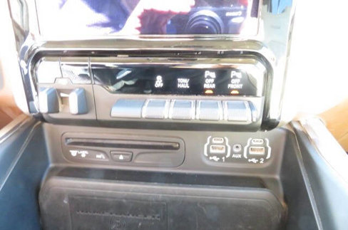 Used 2019 RAM 1500 Laramie image 24