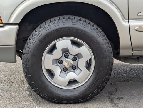 Used 2003 Chevrolet Blazer LS w/ Preferred Equipment Group image 32