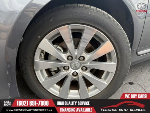 Used 2011 Toyota Avalon Limited image 4
