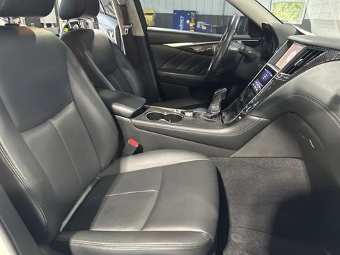 Used 2018 INFINITI Q50 Luxe w/ All Weather Package (L93) image 17