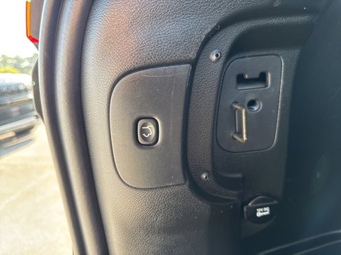 Used 2016 Jeep Cherokee 75th Anniversary image 10