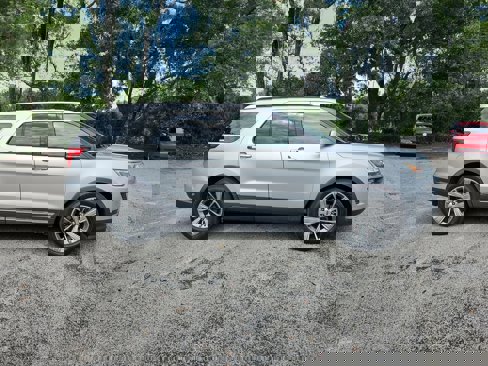 Used 2018 Ford Explorer Limited image 7