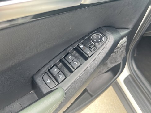 Used 2024 Kia Seltos SX w/ SX Sunroof Package image 15