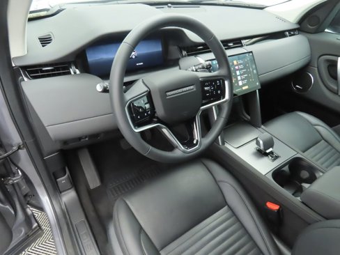 Used 2024 Land Rover Discovery Sport S image 9