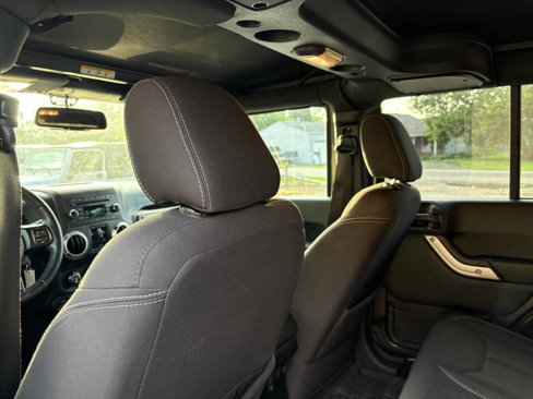 Used 2017 Jeep Wrangler Unlimited Sahara w/ Dual Top Group image 23