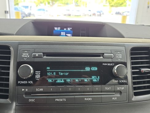 Used 2014 Toyota Sienna XLE image 22