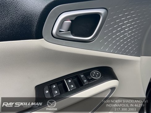Used 2025 Kia Soul LX w/ LX Technology Package image 26