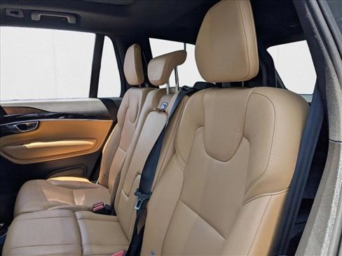Used 2017 Volvo XC90 T5 Momentum w/ Momentum Plus Package image 15