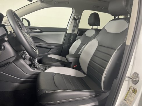 Used 2022 Volkswagen Taos SEL w/ Panoramic Sunroof Package image 18
