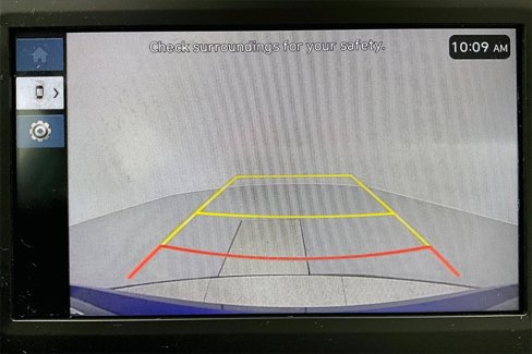 Certified 2025 Hyundai Elantra SE image 22