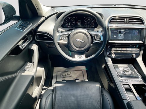 Used 2019 Jaguar F-PACE R-Sport image 23