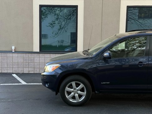Used 2007 Toyota RAV4 Limited image 9