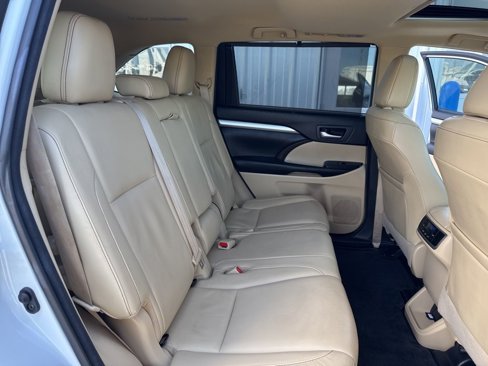 Used 2017 Toyota Highlander XLE image 37