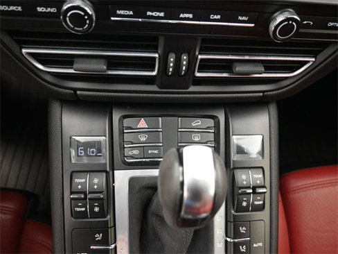 Certified 2021 Porsche Macan S image 16